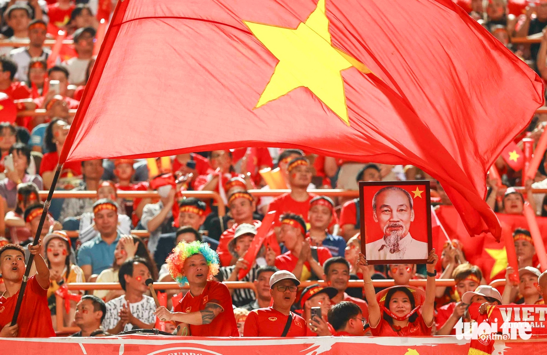 Khoảnh khắc xúc động mừng chức vô địch ASEAN Cup 2024 của tuyển Việt Nam - Ảnh 1.