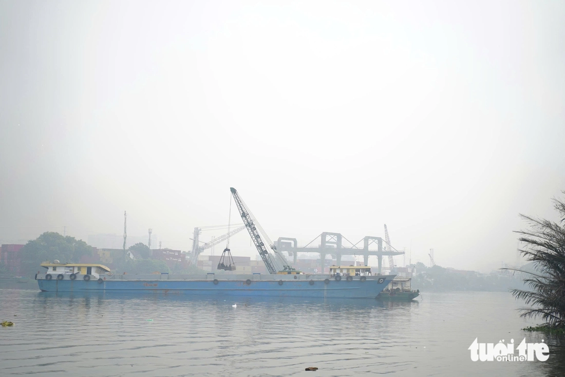 Sáng nay TP.HCM mù mịt có phải do ô nhiễm? - Ảnh 6.