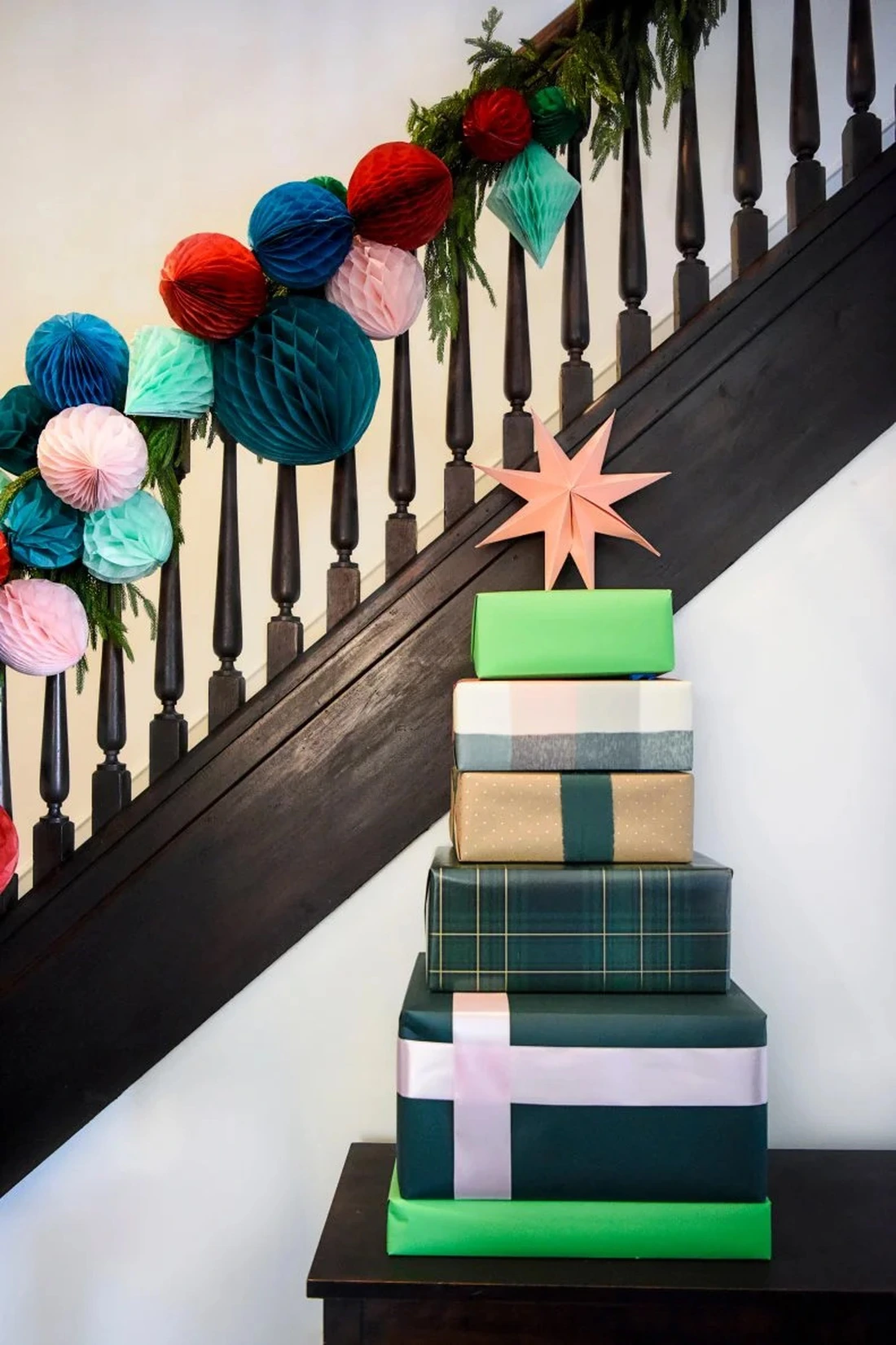 Giáng sinh khác lạ với những biến tấu độc đáo - Ảnh 9.