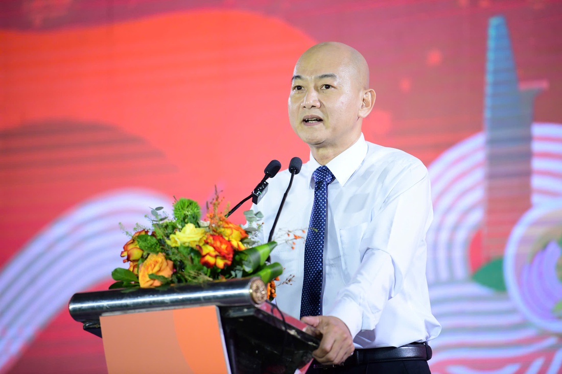 Đêm bế mạc Ngày của Phở 2025, Trường Giang ủng hộ 200 triệu đồng cho Phở yêu thương - Ảnh 6. Ngày của Phở - Ảnh 9.