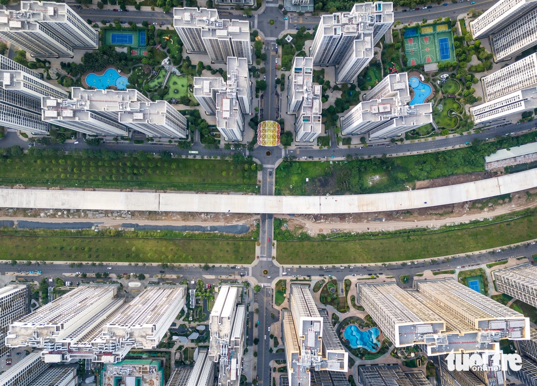 Toàn cảnh 14,7km cầu cạn vành đai 3 TP.HCM chưa thể thông xe như Ban Giao thông hứa - Ảnh 11.