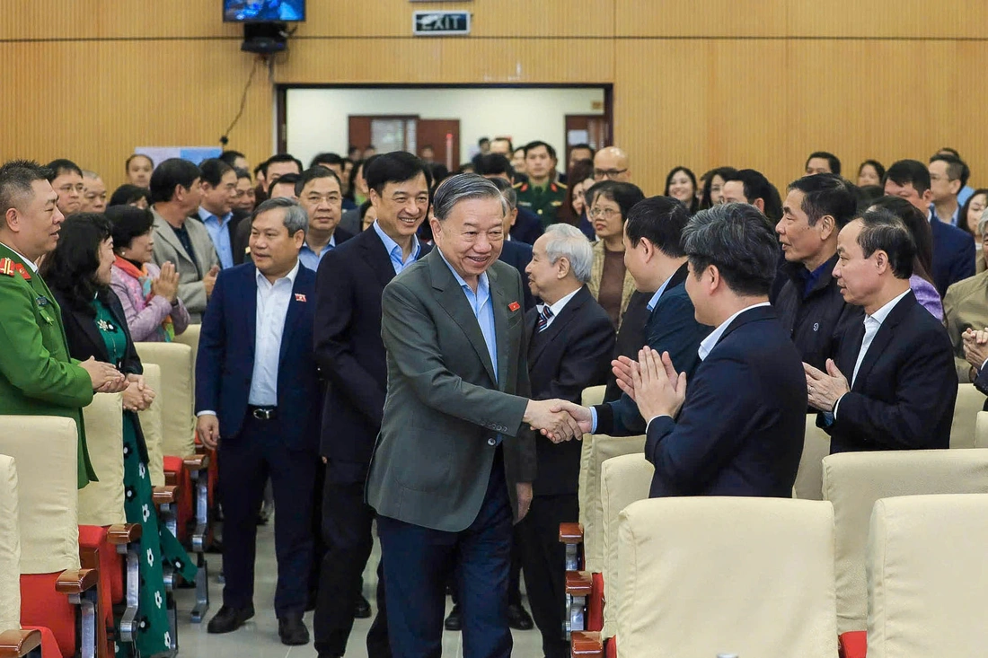 Tổng Bí thư Tô Lâm tiếp xúc cử tri Hà Nội - Ảnh 2.