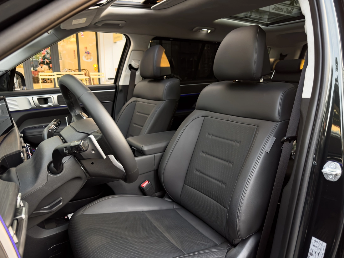 Hyundai Santa Fe Hybrid - Ảnh 13.