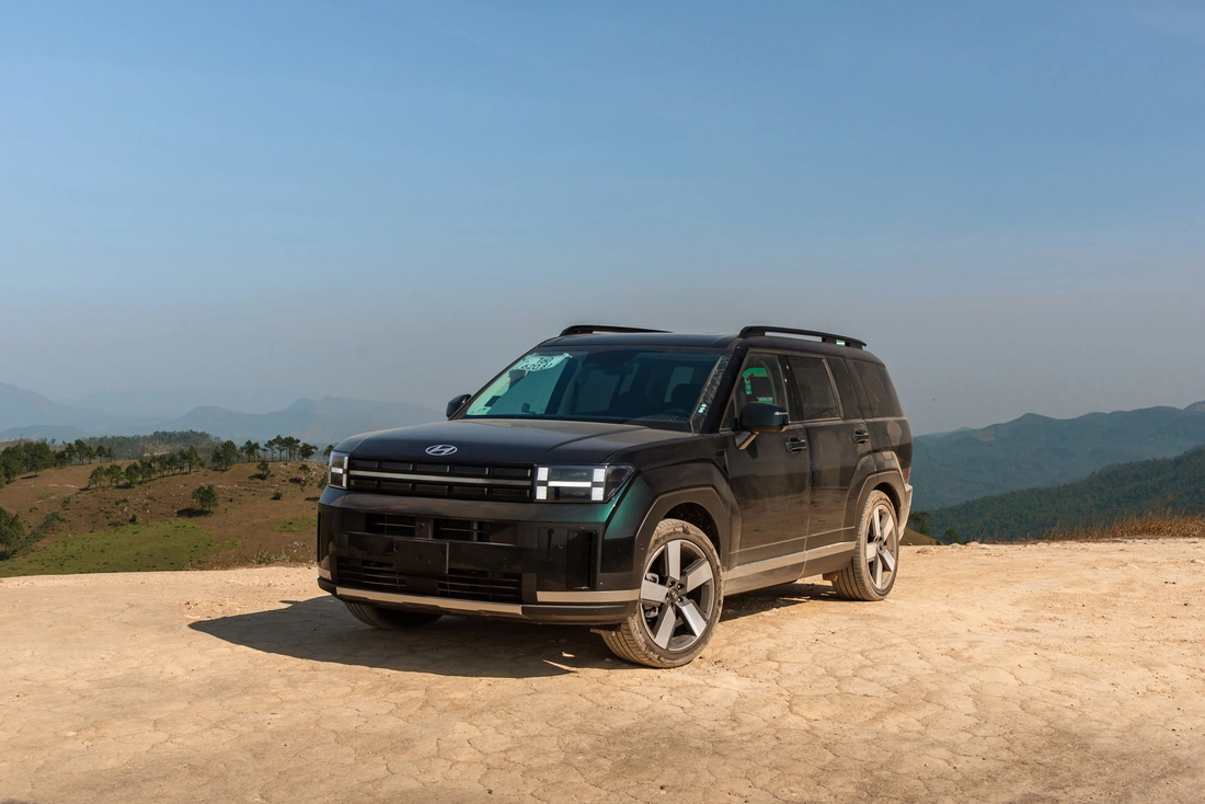 Hyundai Santa Fe Hybrid - Ảnh 2.