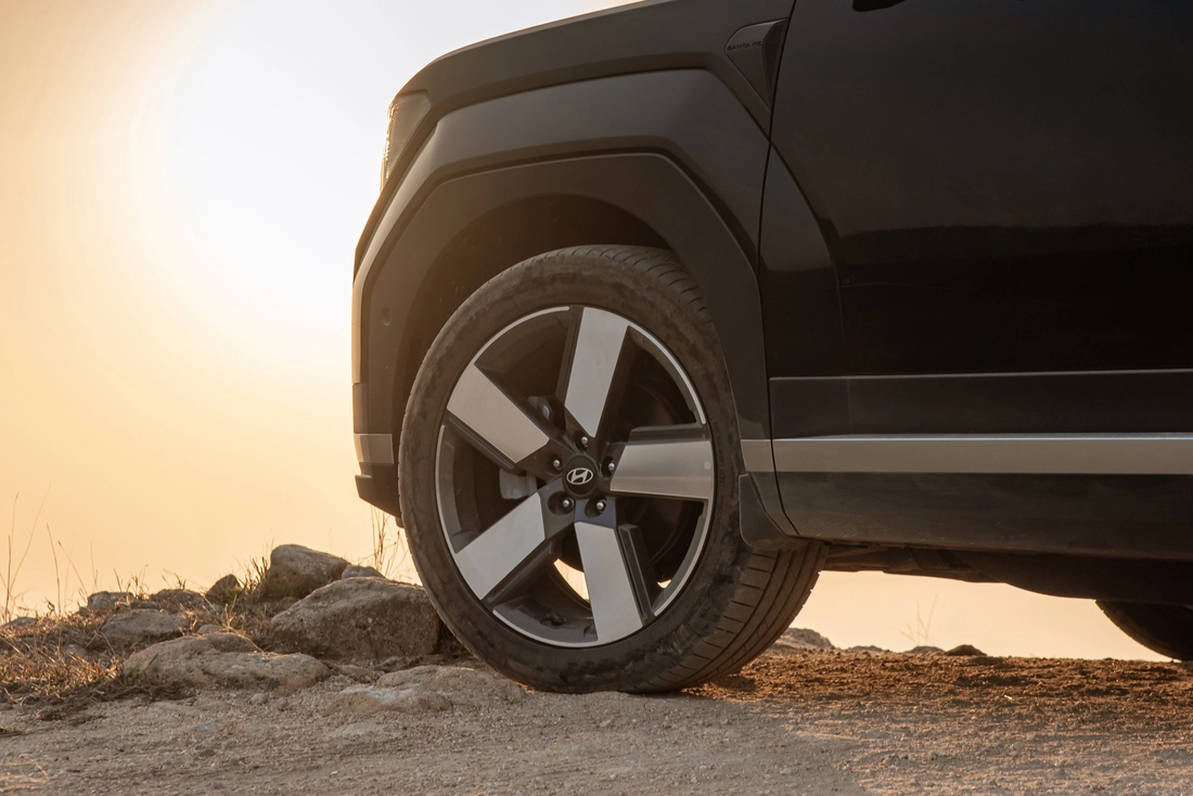 Hyundai Santa Fe Hybrid - Ảnh 4.