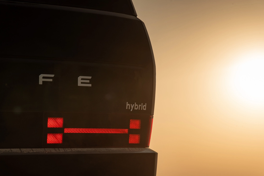 Hyundai Santa Fe Hybrid - Ảnh 5.