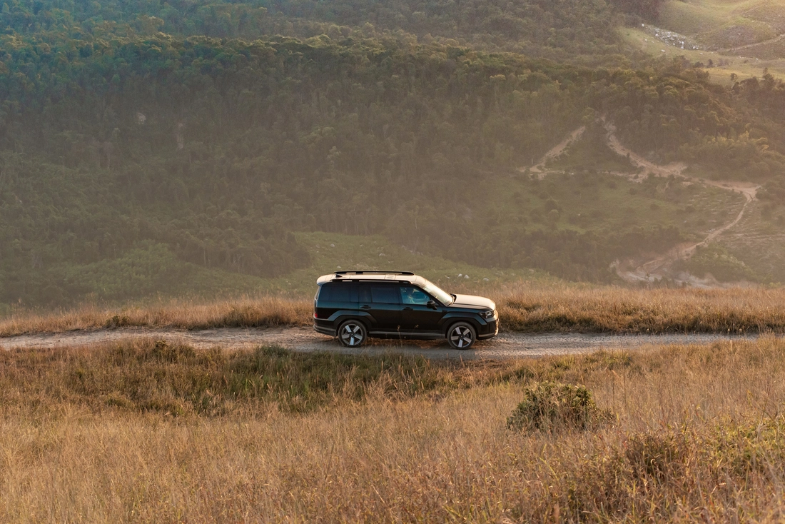 Hyundai Santa Fe Hybrid - Ảnh 17.