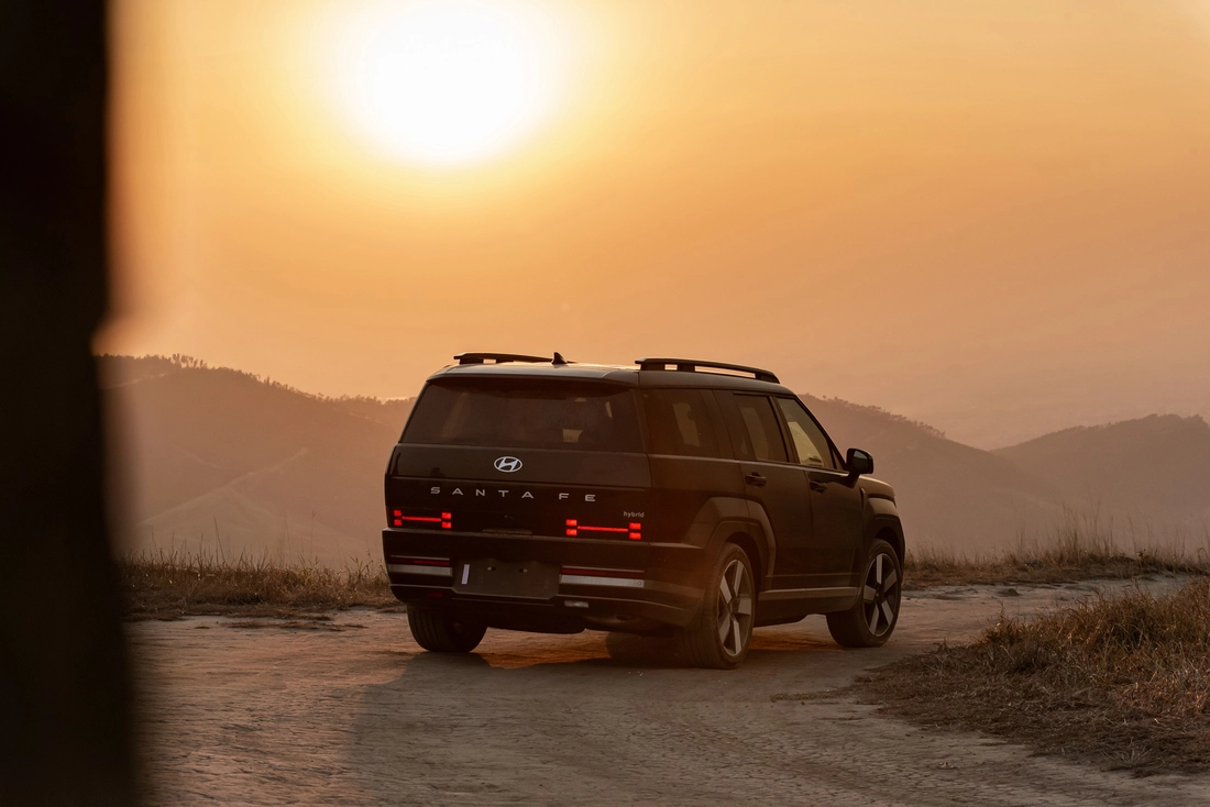 Hyundai Santa Fe Hybrid - Ảnh 26.