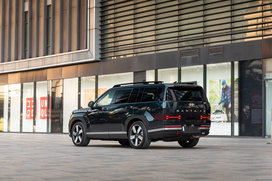 Hyundai Santa Fe Hybrid - Ảnh 24.