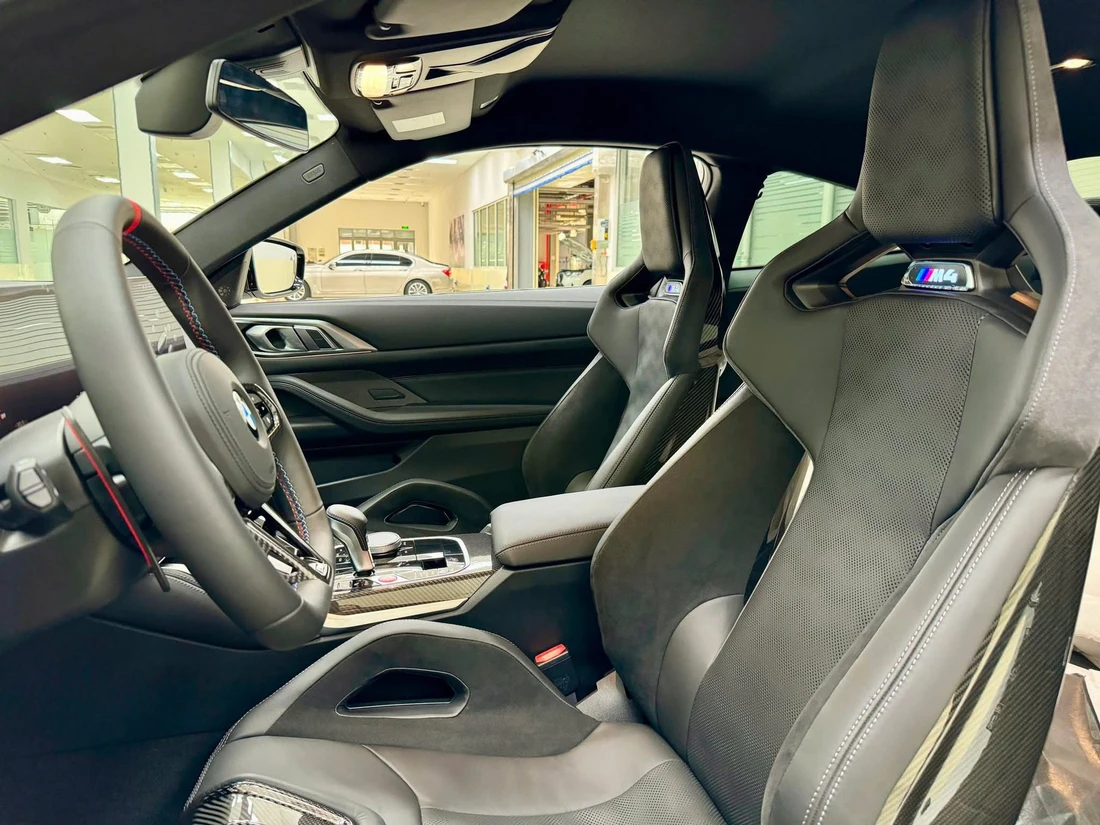 8 ‘xe chơi’ về Việt Nam 2025: Không phải siêu xe nhưng đắt, kén khách nhưng khó làm ngơ- Ảnh 7. Loạt xe chơi về Việt Nam 2025: Đắt, kén khách nhưng không thiếu đại gia sẵn sàng xuống tiền - Ảnh 8.