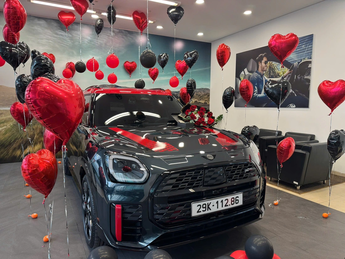 8 ‘xe chơi’ về Việt Nam 2025: Không phải siêu xe nhưng đắt, kén khách nhưng khó làm ngơ- Ảnh 13. xe chơi - Ảnh 14.