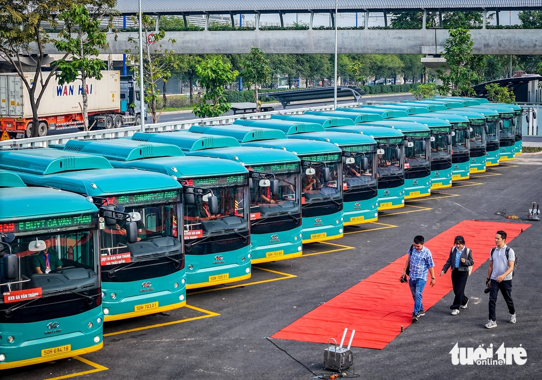 Nhìn lại 1 năm vận hành metro số 1: Những chuyến tàu đã đi vào đời sống TP.HCM - Ảnh 16.