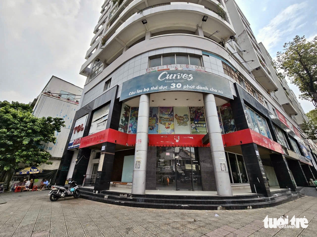 Cao điểm mua sắm, mặt bằng trung tâm TP.HCM ồ ạt treo biển cho thuê - Ảnh 9.