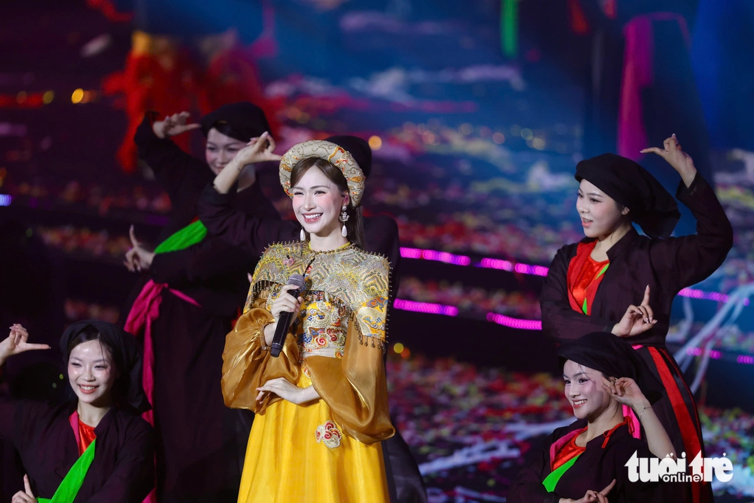 Hòa Minzy - Ảnh 6.