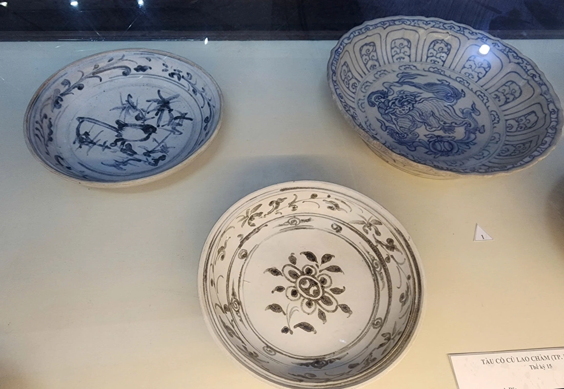 Mê mẩn di sản trục vớt từ những con tàu cổ khắp Việt Nam giờ tề tựu về Quảng Ngãi - Ảnh 3.