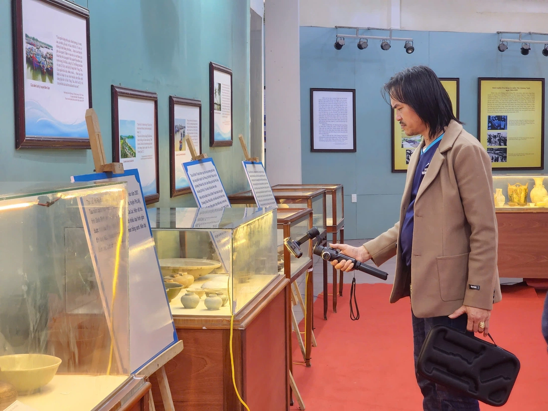 Mê mẩn di sản trục vớt từ những con tàu cổ khắp Việt Nam giờ tề tựu về Quảng Ngãi - Ảnh 4.