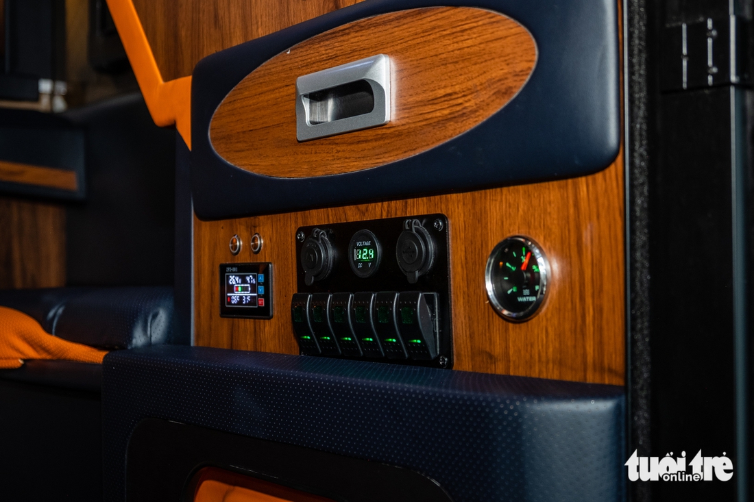 Thợ Việt làm nhà di động mini: Giá hơn 650 triệu đồng, có bếp, nhà vệ sinh, quầy rượu - Ảnh 11.