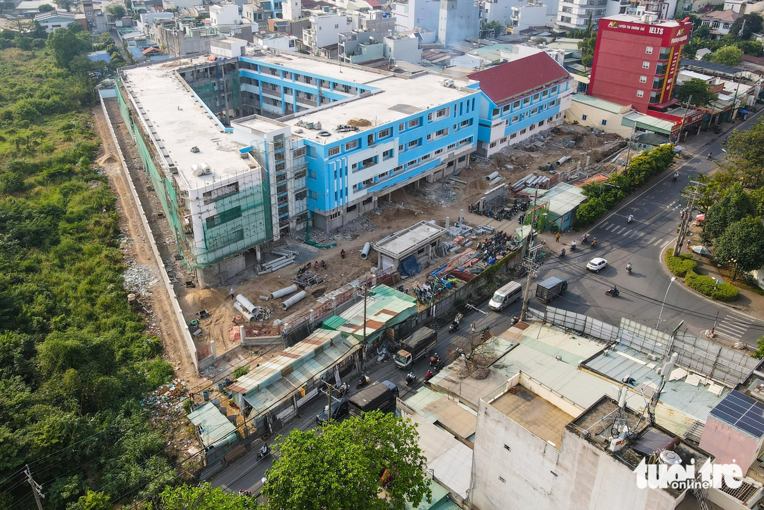 Hình hài ngôi trường đầu tiên trên khu đất từng là nghĩa trang lớn nhất TP.HCM - Ảnh 8.
