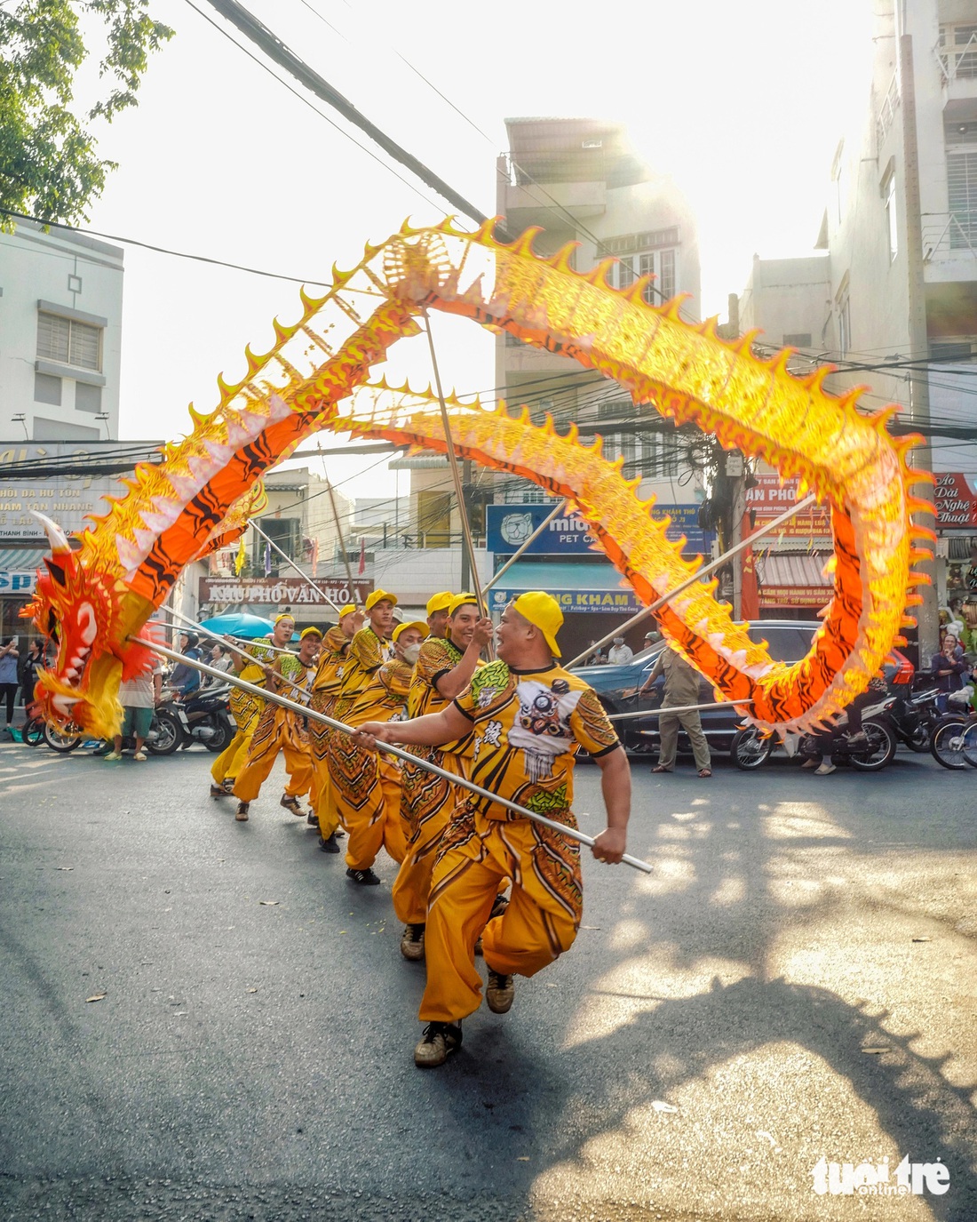 Thả hàng ngàn hoa đăng rực rỡ trên sông Đồng Nai, kết thúc mùa lễ hội chùa Ông - Ảnh 8.