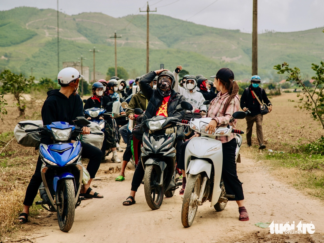 Vực Phun - 'bể bơi vô cực' của thiên nhiên giữa núi rừng hùng vĩ - Ảnh 3.