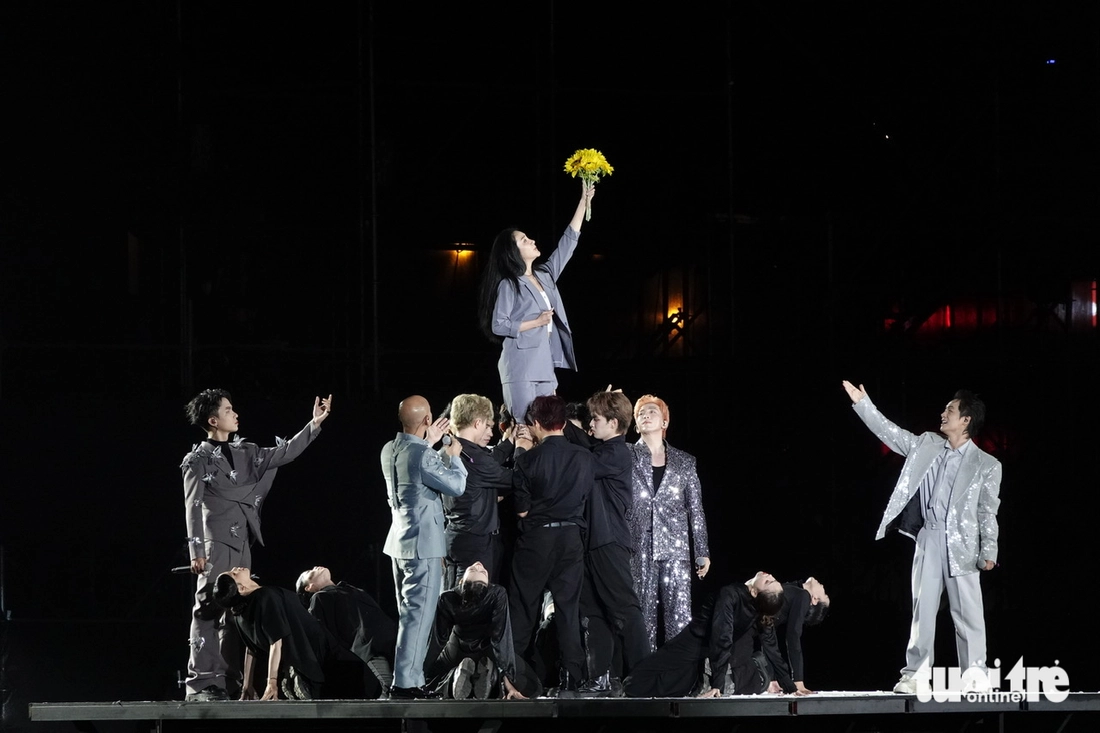 Un frère de concert surmonte mille difficultés : « Briser le toit, voler vers le ciel, voler vers la terre » - Photo 14.