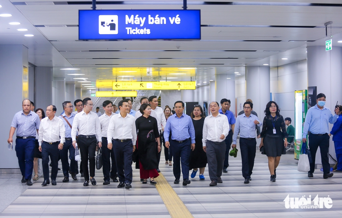 Chủ tịch UBND TP.HCM Nguyễn Văn Được khảo sát metro số 1 sắp khánh thành - Ảnh 3.