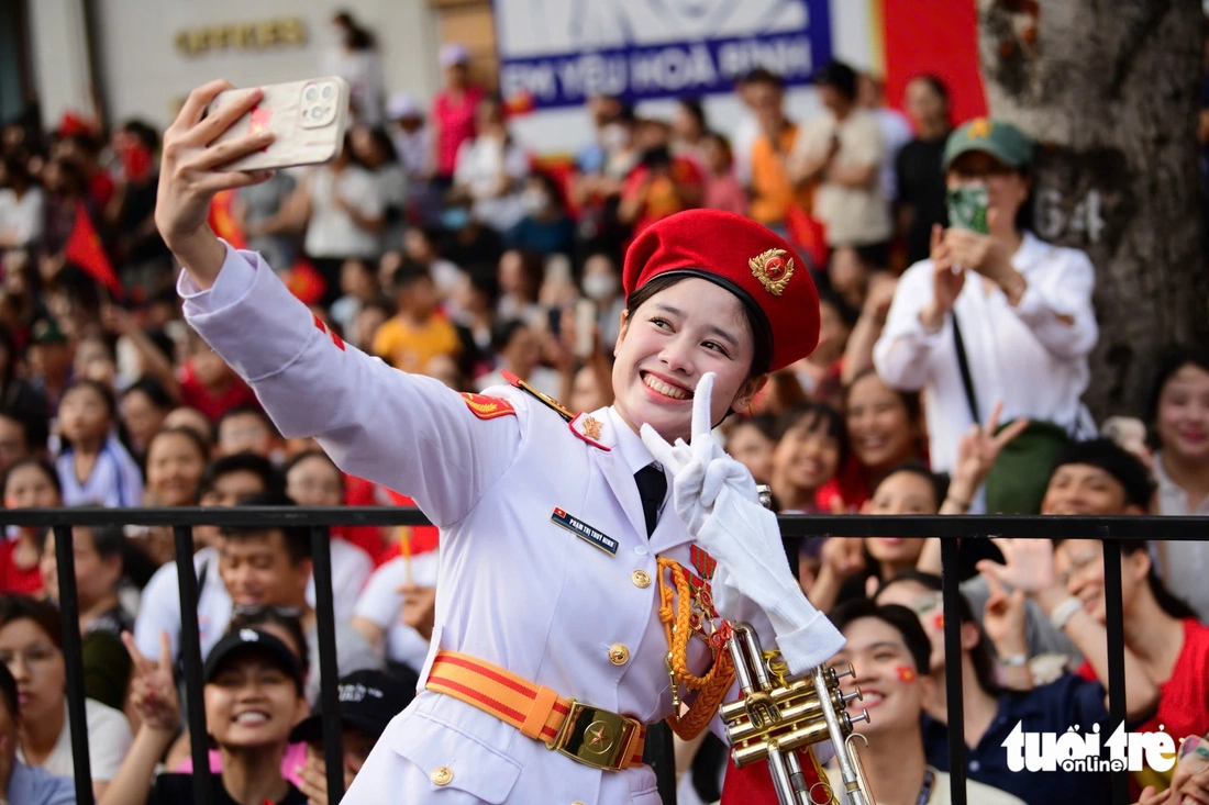 Những hình ảnh đẹp ghi dấu đại lễ 30-4 - Ảnh 17.