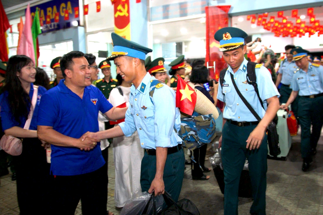 diễu binh - Ảnh 3.