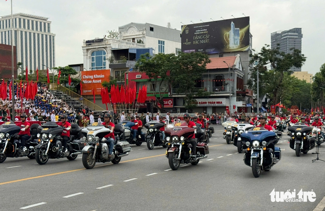 Dàn mô tô 'khủng', có xe tới 3,5 tỉ đồng, tham gia diễu hành 70 năm Ngày Giải phóng Hải Phòng - Ảnh 7.