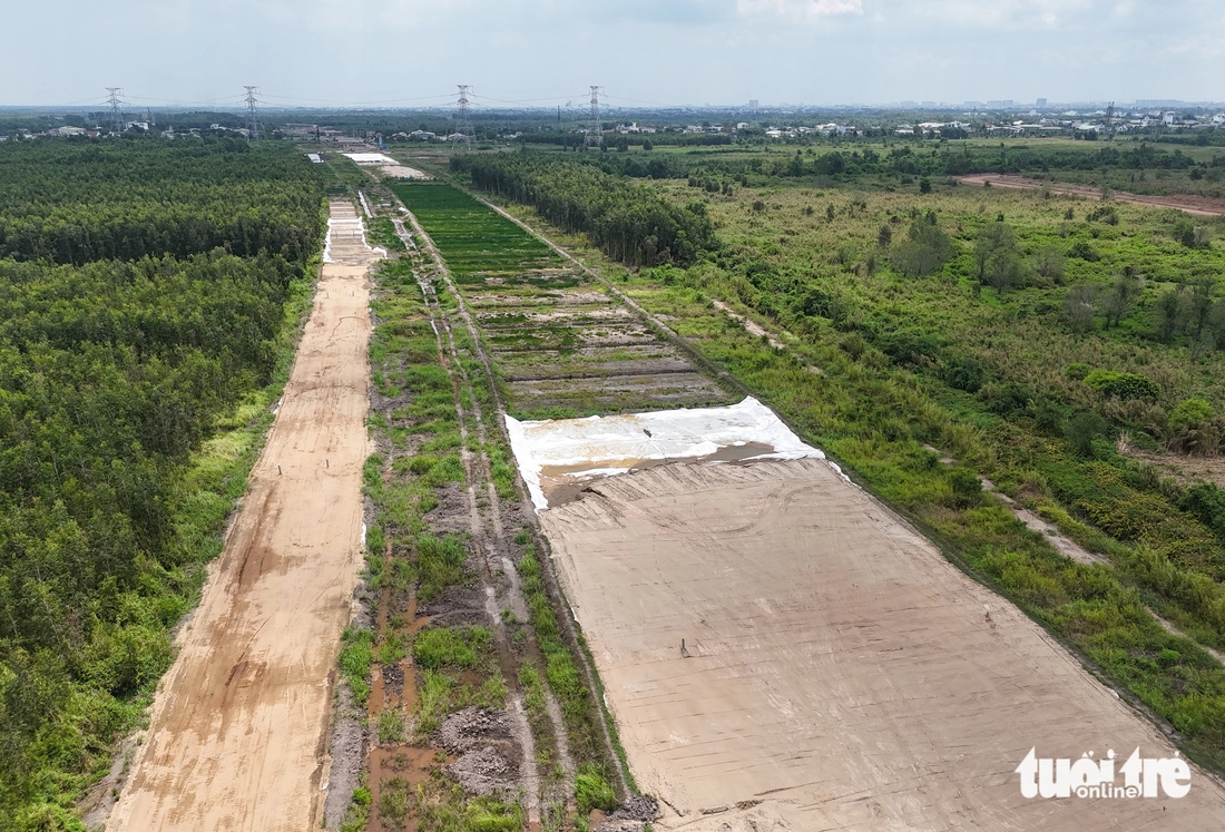 Công trường vành đai 3 TP.HCM phía Tây đi chậm chạp chờ cát - Ảnh 5.