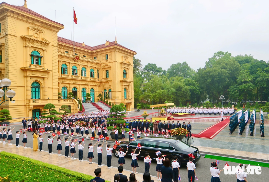 Lễ đón Thủ tướng Thái Lan Paetongtarn Shinawatra thăm Việt Nam - Ảnh 3.