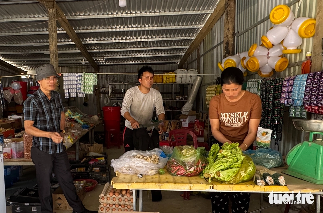 Dự án đi qua, dân ồ ạt phá rừng - Ảnh 6.