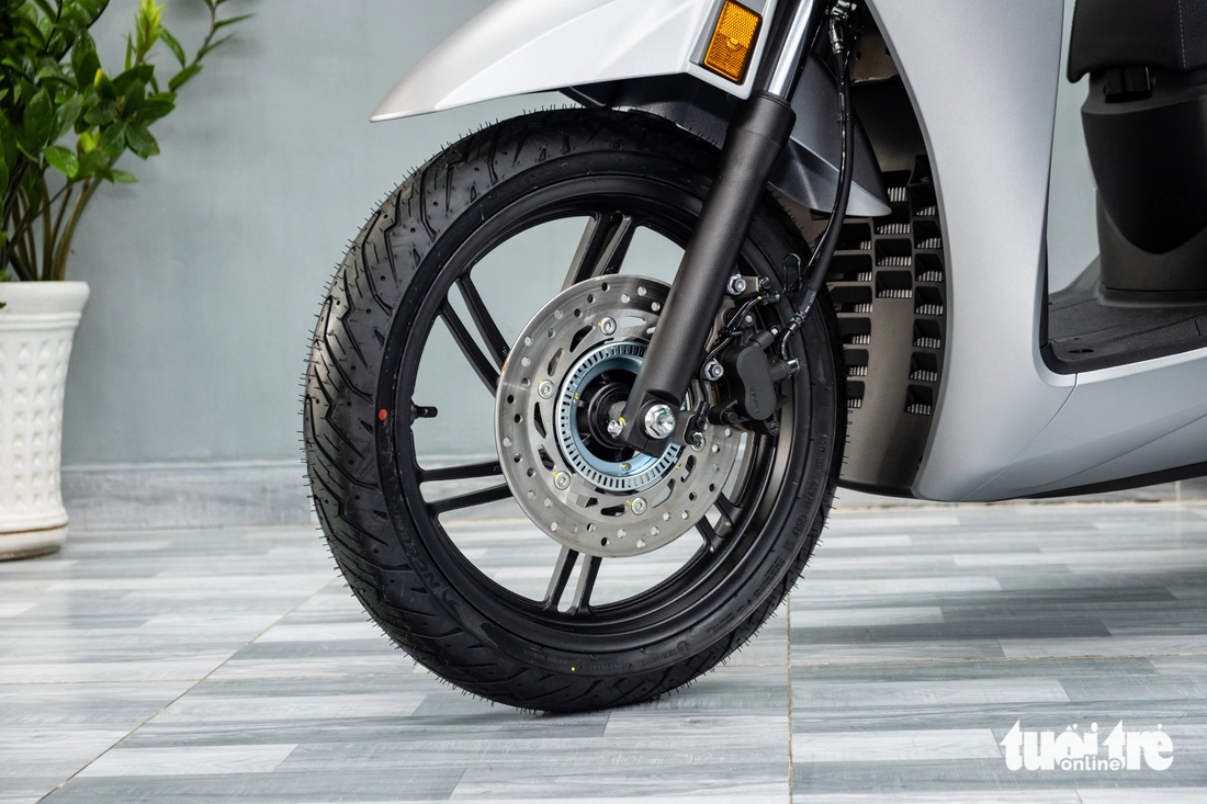 Honda SH 350i 2025 nhập Ý về Việt Nam, giá dễ rơi tầm 300 triệu - Ảnh 5.