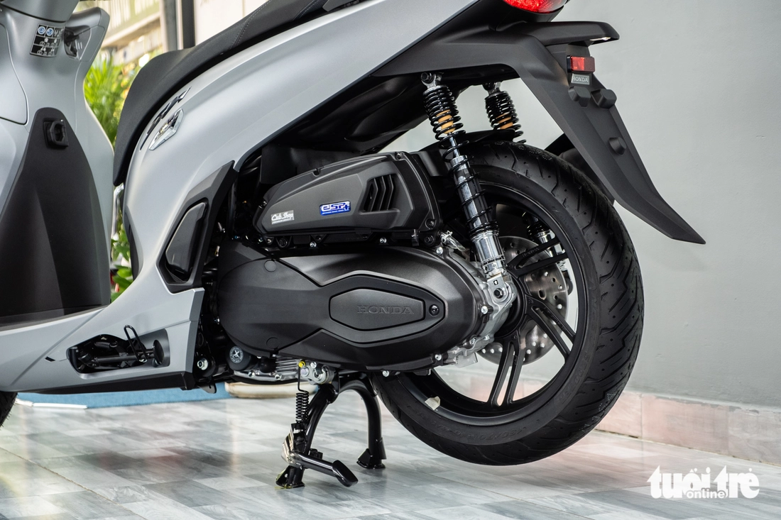 Honda SH 350i - Ảnh 13.