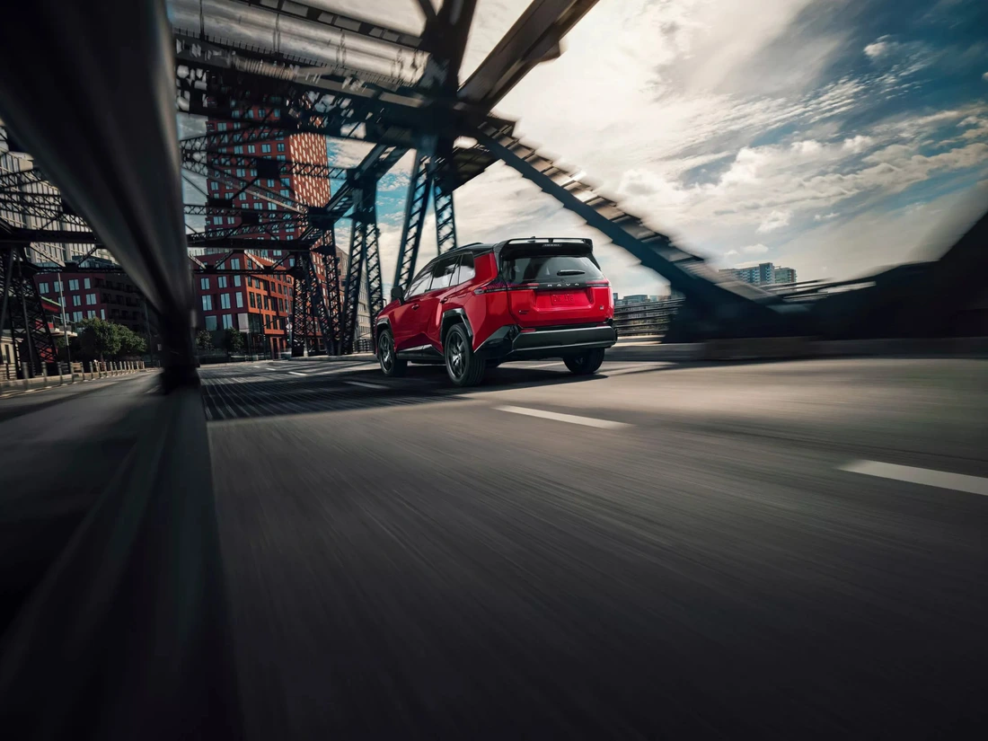 Toyota RAV4 - Ảnh 12.