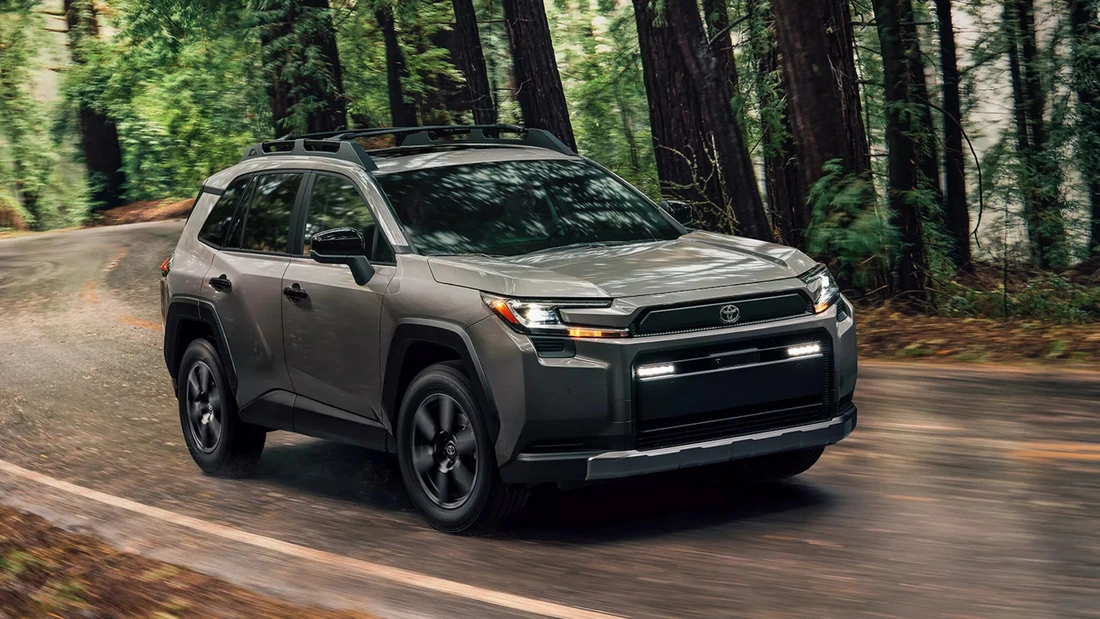 Toyota RAV4 - Ảnh 14.