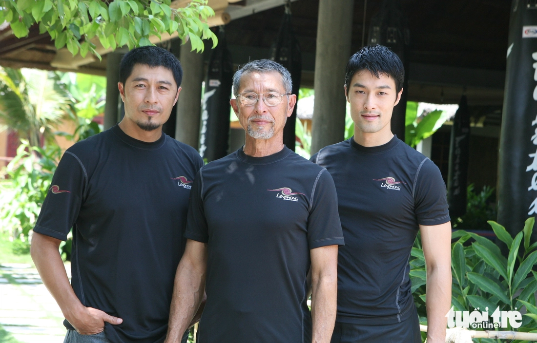 Johnny Trí Nguyễn: Hậu duệ gia tộc lừng lẫy, chán điện ảnh và không tìm hạnh phúc riêng - Ảnh 2.