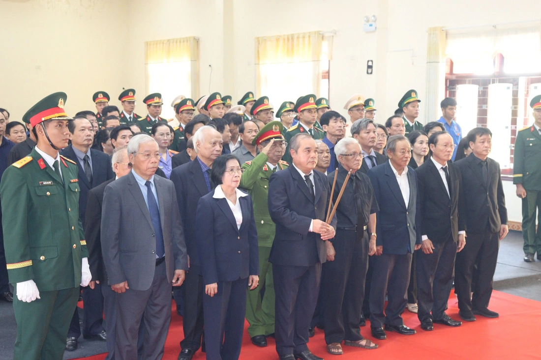 Lễ Quốc tang nguyên Chủ tịch nước Trần Đức Lương - Ảnh 15.
