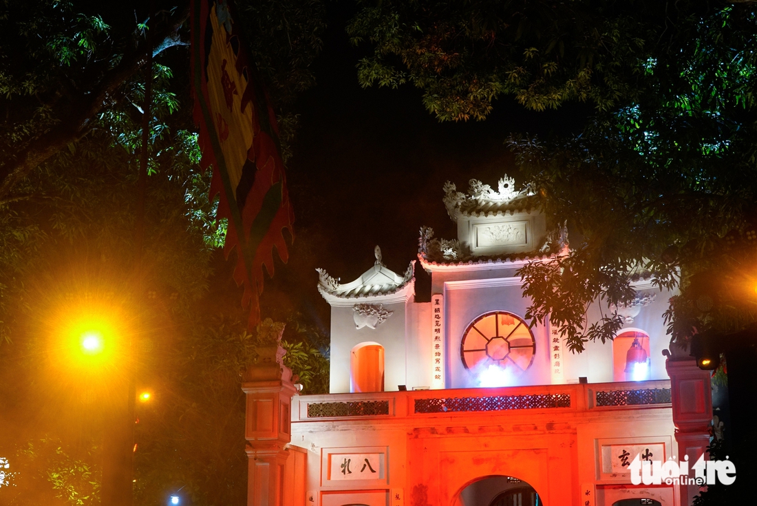 Tiếng chuông Trấn Vũ từ ngàn xưa vọng về - Ảnh 2. tiếng chuông trấn vũ - Ảnh 2.