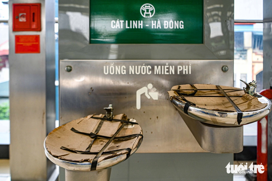 Đường sắt đô thị Cát Linh - Hà Đông xuống cấp, có ga thủng mảng lớn - Ảnh 9.