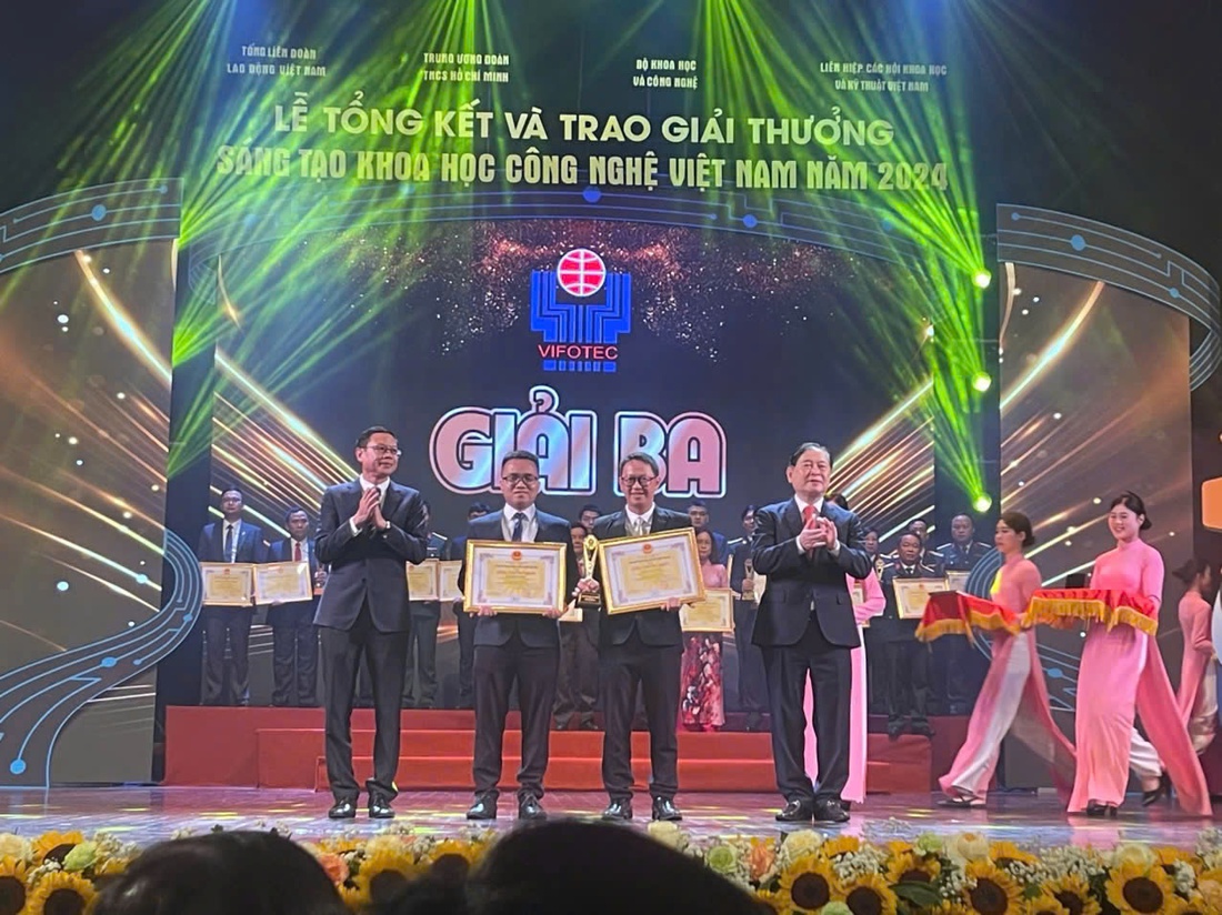 EVNCPC giành 5 giải thưởng 'Sáng tạo khoa học công nghệ Việt Nam 2024' - Ảnh 4.
