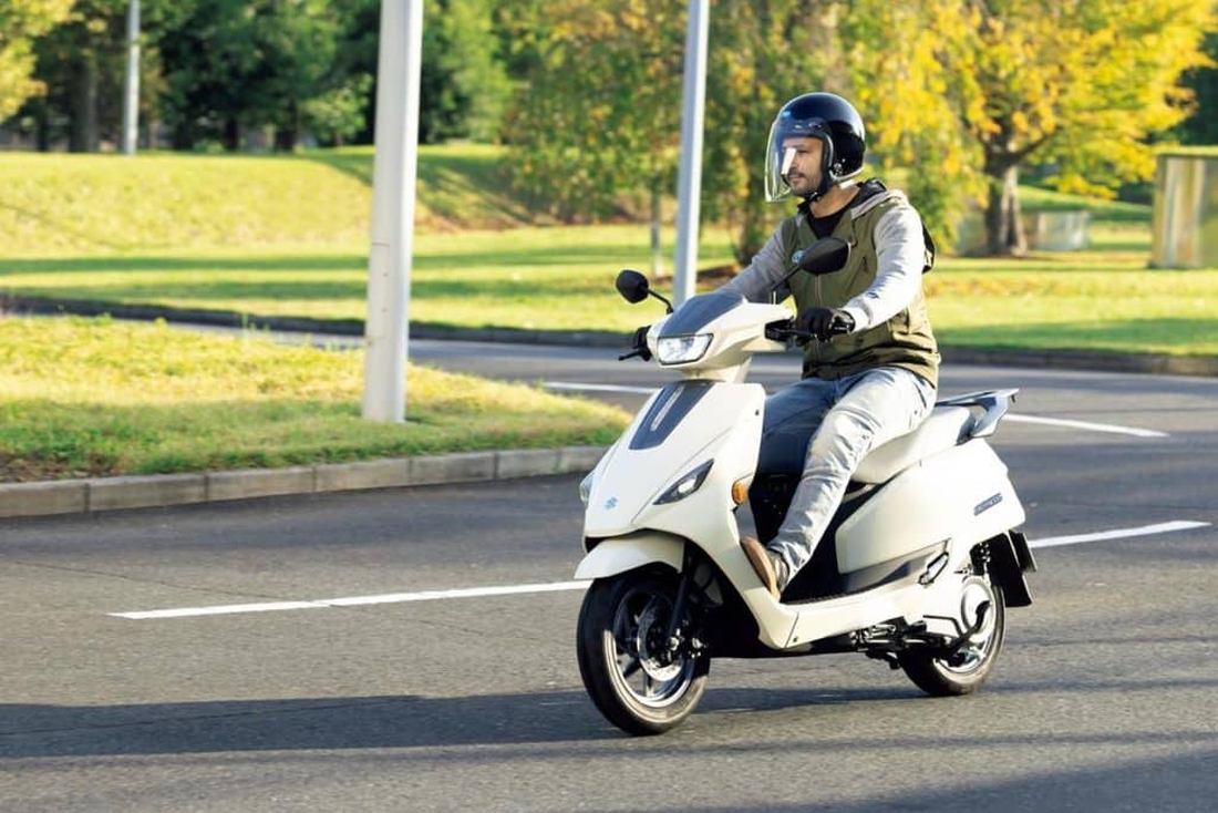 Xe máy điện Suzuki e-Address sắp đến Việt Nam: 87km/sạc, giá quy đổi từ 36 triệu đồng - Ảnh 13.