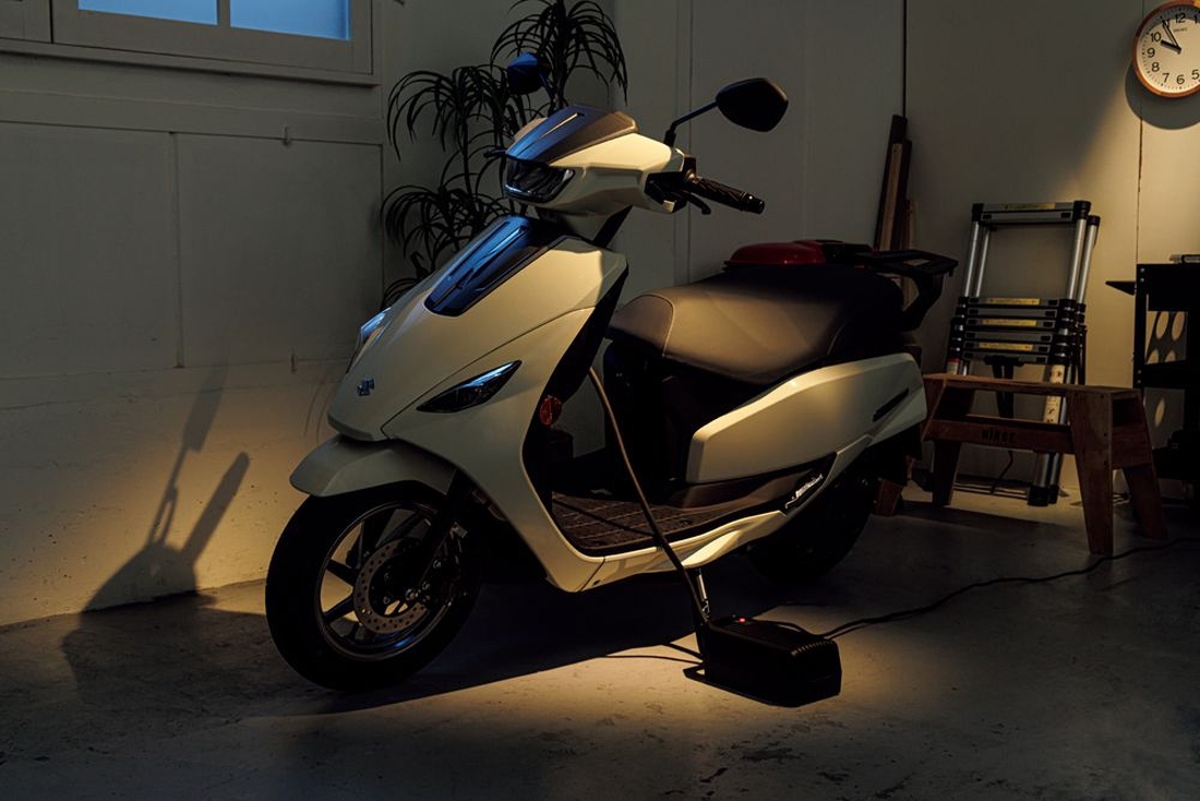 Xe máy điện Suzuki e-Address sắp đến Việt Nam: 87km/sạc, giá quy đổi từ 36 triệu đồng - Ảnh 3.
