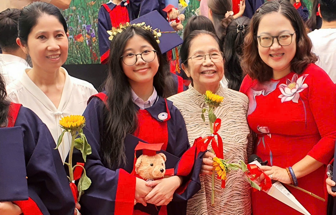 Hiệu trưởng khuyên học sinh cần rèn năng lực thích ứng trong thời đại mới - Ảnh 1.