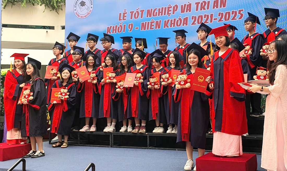 lễ tốt nghiệp - Ảnh 2.