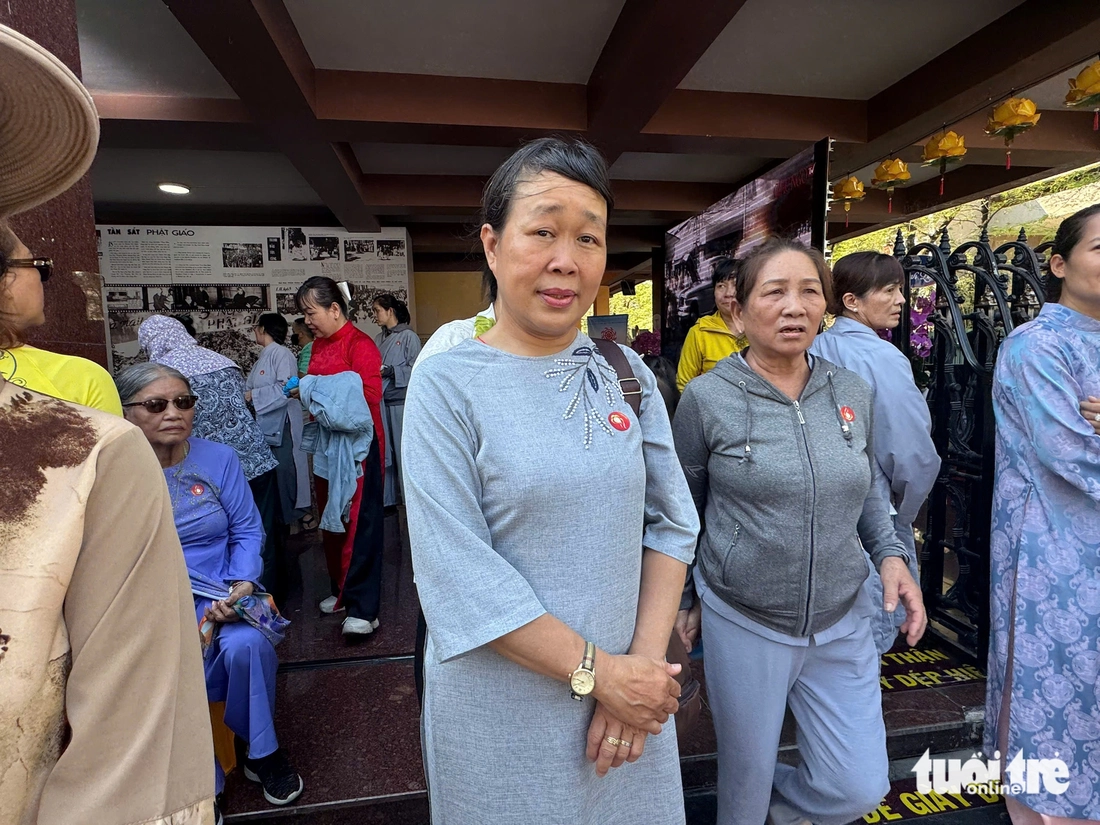 Người dân TP.HCM hoan hỉ vào chiêm bái xá lợi trái tim Bồ tát Thích Quảng Đức - Ảnh 7. Thích Quảng Đức - Ảnh 11.