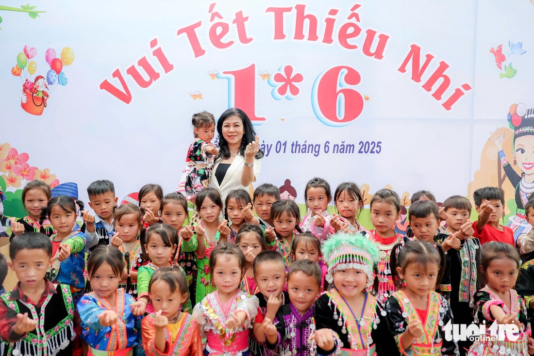 Ngô Phương Ly - Ảnh 1.