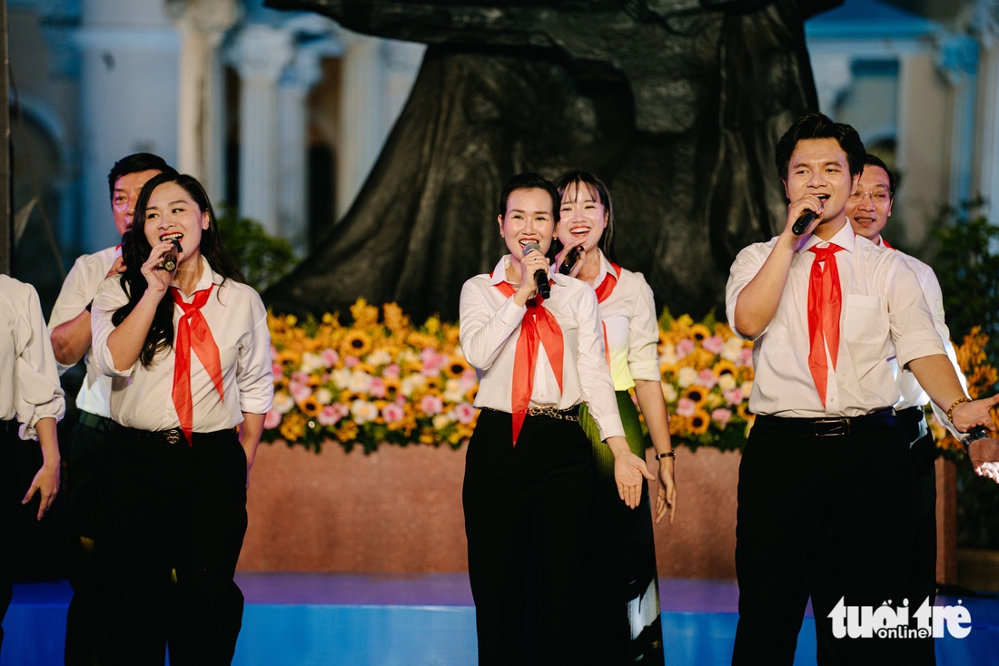 Chủ tịch UBND TP.HCM đặt hàng nhà thiếu nhi dành những điều tốt đẹp nhất cho thiếu nhi - Ảnh 2. thiếu nhi - Ảnh 2.