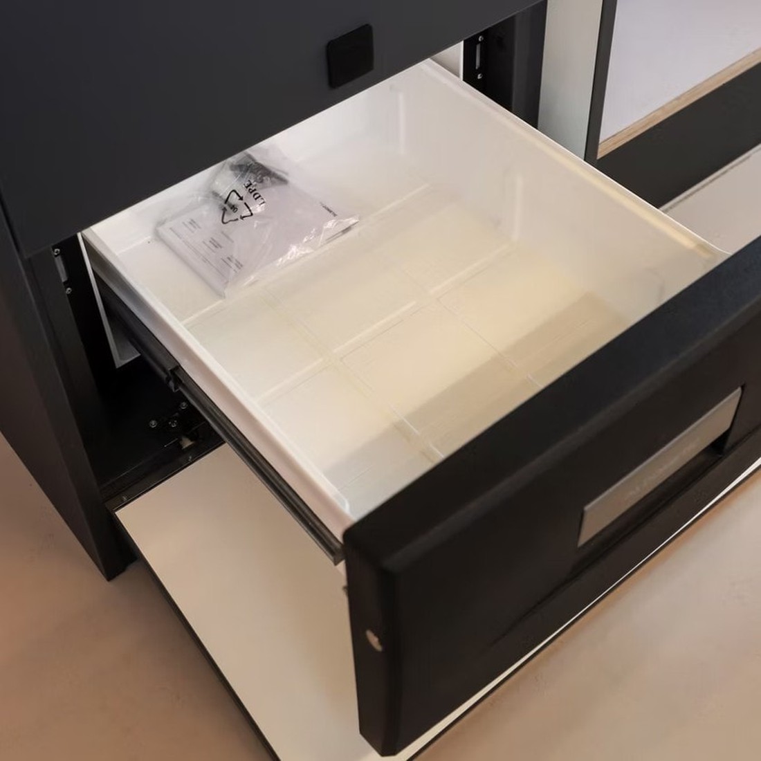 Nhà di động 'nồi đồng cối đá' được ví như 'Land Rover của motorhome', giá từ 16,5 tỉ đồng - Ảnh 8.