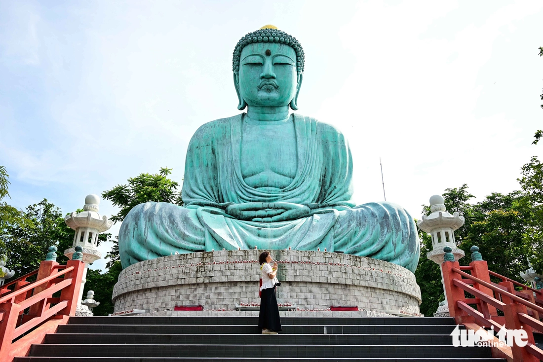 Đến cố đô Lampang nghe lọc cọc tiếng vó ngựa, ngắm bảo tháp lơ lửng giữa tầng mây - Ảnh 3.